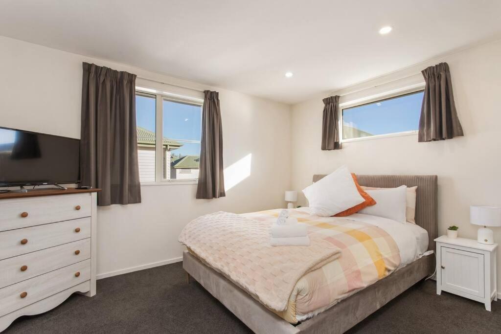 Charming Sunny Retreat Book Now Apartment *